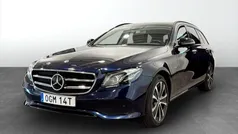 Mörkblå (blue) Begagnad 2019 Mercedes E300 Kombi | 338 900 kr (Marknadspris)
