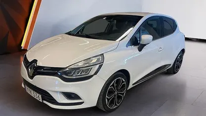 Begagnad Renault Clio IV Intens 90 HK (66 kW) 2017 Halvkombi