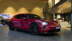 Begagnad 2023 Porsche Taycan GTS Sedan | 975 000 kr