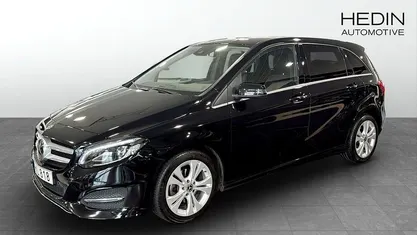 Begagnad 2017 Mercedes 200 Urban Halvkombi | 179 900 kr