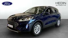 Blå (blue) Begagnad 2022 Ford Kuga Titanium SUV | 269 900 kr (Marknadspris)