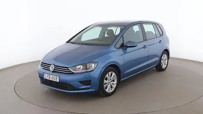 Blå Begagnad 2015 VW Golf Sportsvan Minibuss | 136 000 kr