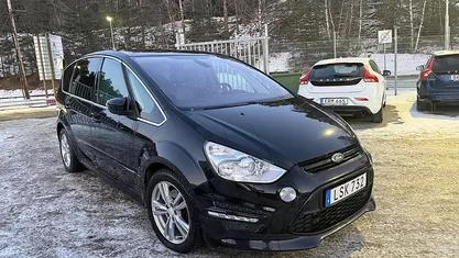 Begagnad Ford S-MAX Sport 163 HK (119 kW) 2011 Svart Minibuss