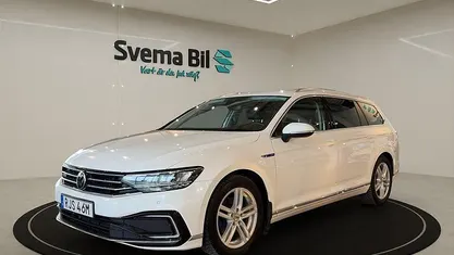 Begagnad VW Passat Sportline 218 HK (160 kW) 2020 Pure white Kombi