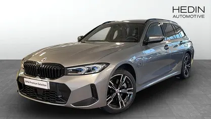 Begagnad BMW 330e M Sport 2022 Grå Kombi