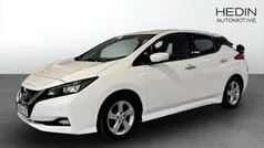 Vit (white) Begagnad 2021 Nissan Leaf N-Connecta Halvkombi | 149 900 kr (Bra pris)