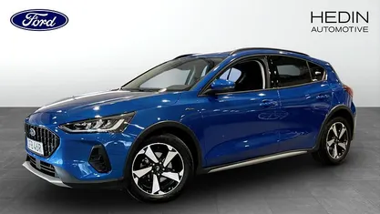 Blå (blue) Begagnad 2023 Ford Focus Active Halvkombi | 199 900 kr (Marknadspris)