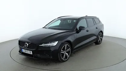 Svart Begagnad 2021 Volvo V60 R-Design Kombi | 258 000 kr (Bra pris)