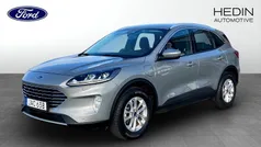 Grå (silver) Begagnad 2022 Ford Kuga Titanium SUV | 254 900 kr (Marknadspris)