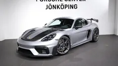 Silver Ny 2025 Porsche 718 Cayman GT4 Sportkupé | 2 029 600 kr (Marknadspris)