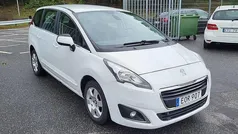 Vit Begagnad 2015 Peugeot 5008 Minibuss | 89 900 kr (Lite dyr)