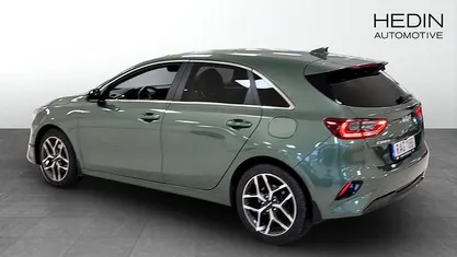 Begagnad Kia Ceed Advance 159 HK (116 kW) 2023 Svart Halvkombi