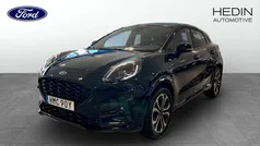 Svart (black) Begagnad 2022 Ford Puma ST-Line Halvkombi | 209 900 kr