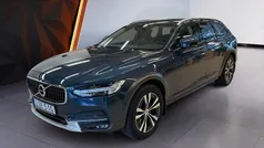 Mörkblå Begagnad 2020 Volvo V90 CC SE Kombi | 319 900 kr (Bra pris)