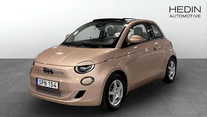 Svart Begagnad 2022 Fiat 500e Icon Halvkombi | 189 900 kr (Marknadspris)