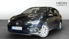 Svart (black) Begagnad 2017 Fiat Tipo Lounge Halvkombi | 99 900 kr (Marknadspris)