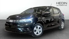 Svart (black) Ny 2025 Dacia Sandero Essentiel Halvkombi | 169 000 kr (Superpris)