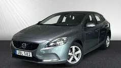 Grå Begagnad 2015 Volvo V40 Kombi | 104 400 kr (Marknadspris)