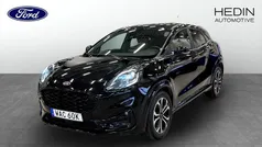 Svart (black) Begagnad 2022 Ford Puma ST-Line Halvkombi | 219 900 kr (Marknadspris)