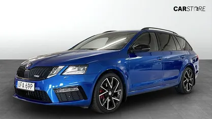 Blå (blue) Begagnad 2019 Skoda Octavia RS Kombi | 189 900 kr (Bra pris)