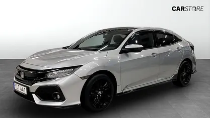 Begagnad Honda Civic 182 HK (133 kW) 2017 Silver Halvkombi