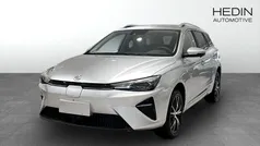Grå (silver) Begagnad 2023 MG MG5 EV Luxury Kombi | 307 490 kr (Marknadspris)