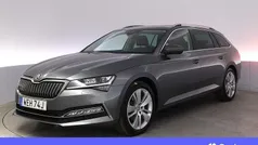Grå Begagnad 2022 Skoda Superb Business Line Kombi | 354 900 kr (Marknadspris)