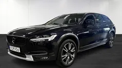 Mörkblå (blue) Begagnad 2017 Volvo V90 CC Inscription Kombi | 249 000 kr (Bra pris)