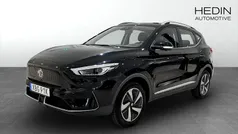 Svart (black) Begagnad 2022 MG ZS Luxury Sedan | 244 900 kr (Bra pris)