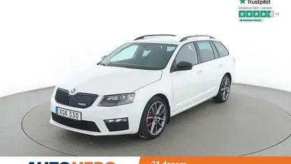Vit Begagnad 2014 Skoda Octavia RS Kombi | 149 000 kr (Marknadspris)