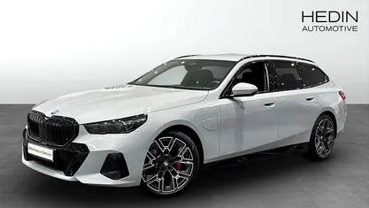 Begagnad 2025 BMW 530e Comfort Edition Kombi | 699 700 kr (Marknadspris)