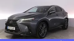 Grå Begagnad 2023 Lexus NX450h+ Luxury Line SUV | 528 900 kr (Bra pris)
