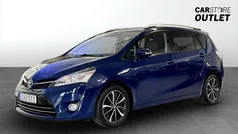 Mörkblå (blue) Begagnad 2017 Toyota Verso Minibuss | 134 900 kr (Marknadspris)