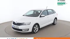 Vit Begagnad 2015 Skoda Rapid Halvkombi | 97 000 kr (Marknadspris)