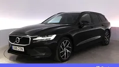 Svart Begagnad 2020 Volvo V60 Momentum Kombi | 287 900 kr (Marknadspris)