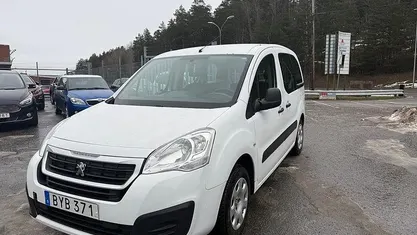 Begagnad Peugeot TePee 99 HK (72 kW) 2017