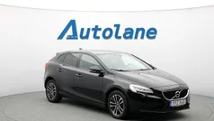 Svart Begagnad 2017 Volvo V40 Momentum Halvkombi | 179 900 kr (Marknadspris)
