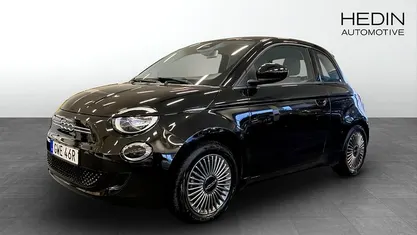 Svart Begagnad 2022 Fiat 500e Icon Halvkombi | 159 900 kr (Bra pris)