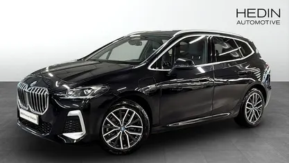 Begagnad BMW 230e Active Tourer Luxury Line 2022 Minibuss