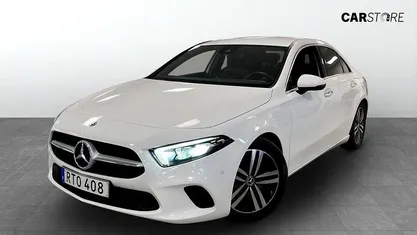 Vit Begagnad 2023 Mercedes A220 Sedan | 319 900 kr