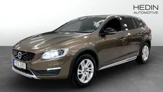 Brun Begagnad 2016 Volvo V60 CC Kombi | 189 900 kr (Bra pris)