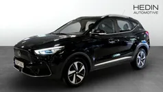 Svart (black) Begagnad 2022 MG ZS Luxury Sedan | 244 900 kr (Superpris)
