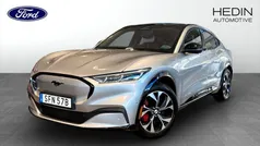 Grå (silver) Begagnad 2021 Ford Mustang Mach-E Standard Range SUV | 344 900 kr (Marknadspris)