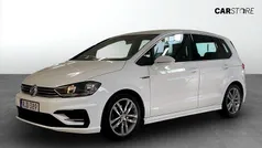 Vit Begagnad 2017 VW Golf R-line SUV | 159 900 kr (Bra pris)