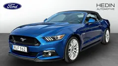 Blå (blue) Begagnad 2017 Ford Mustang GT Cab | 458 900 kr (Marknadspris)