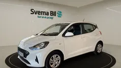 Vit Ny 2025 Hyundai i10 Essential Halvkombi | 169 900 kr (Marknadspris)