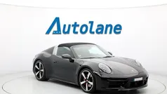 Jet black metallic Begagnad 2024 Porsche 911 Targa 4S Cab | 2 299 000 kr
