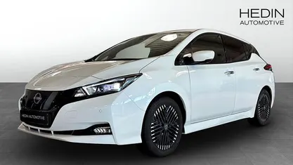 Begagnad Nissan Leaf N-Connecta 110 kW (150 HK) 2023 Halvkombi