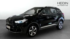 Svart (black) Begagnad 2022 MG ZS Luxury Sedan | 244 900 kr (Superpris)