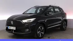 Svart Begagnad 2023 MG ZS Luxury SUV | 274 900 kr (Marknadspris)